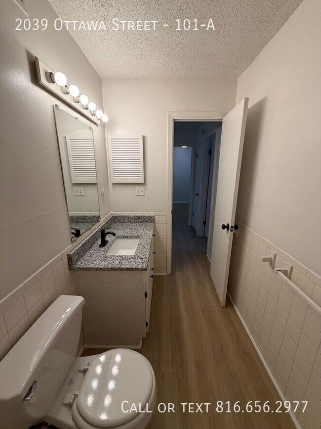 Building Photo - 2039 Ottawa St