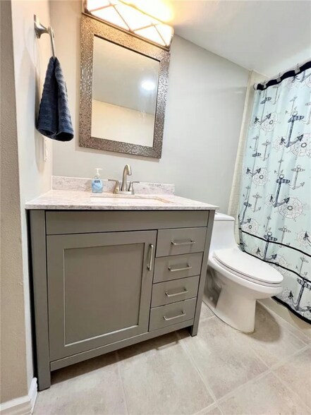 Building Photo - 3145 Chatsworth Ln