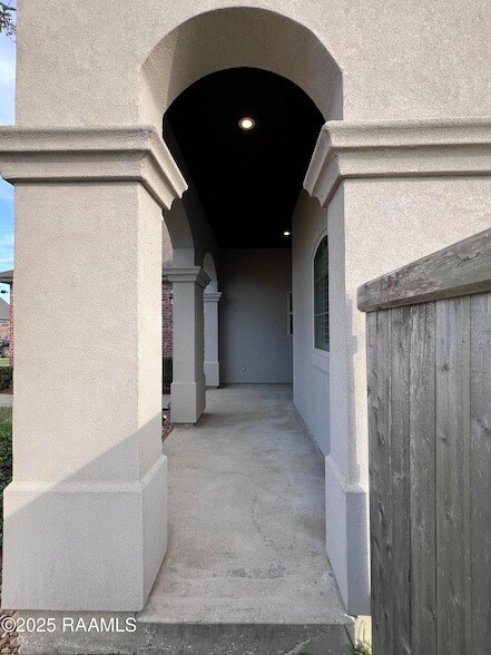 Building Photo - 100 Birchview Dr