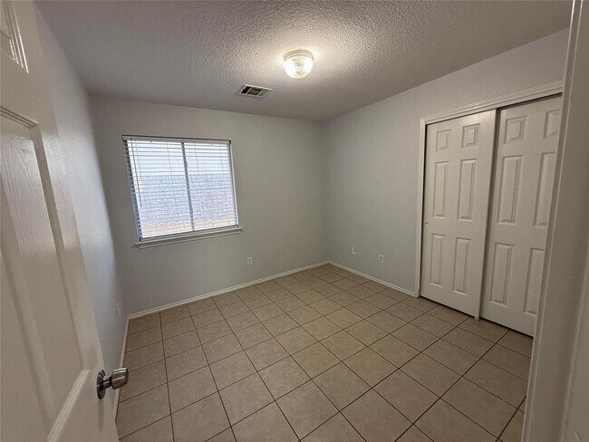 Building Photo - 15220 Drusilla's Dr