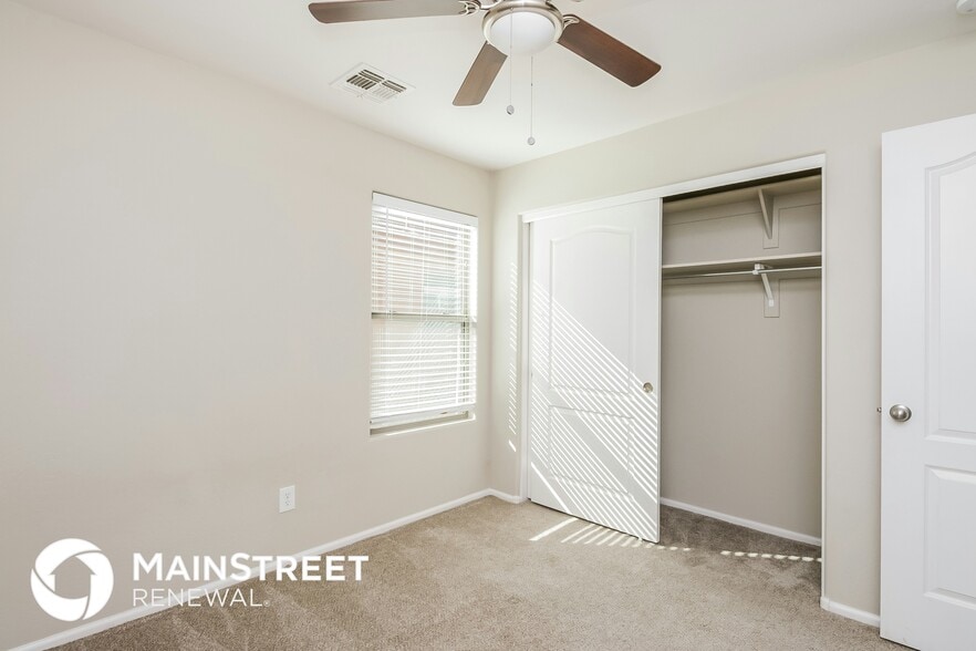 Building Photo - 37754 N Sandy Dr