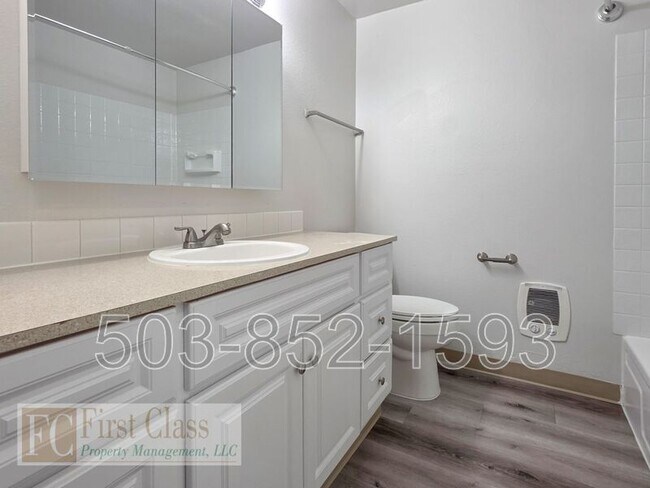 Building Photo - 3648 SW Beaverton Hillsdale Hwy