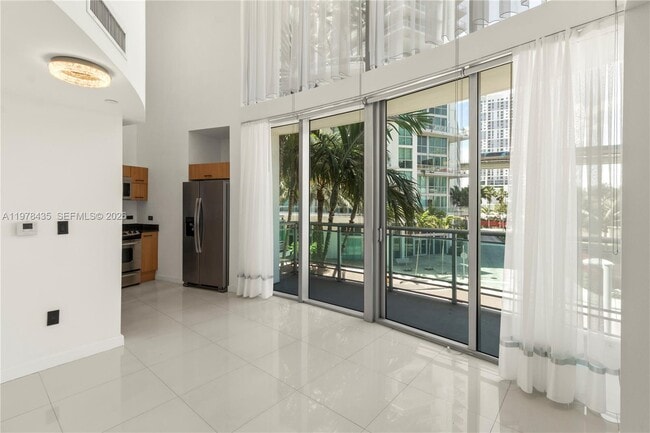 Building Photo - 350 S Miami Ave