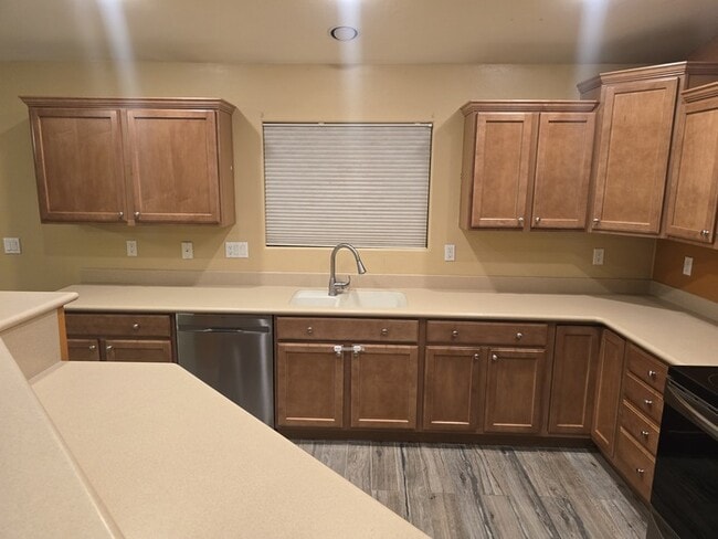 Building Photo - Beautiful 3 bedroom, 2 bath Home available