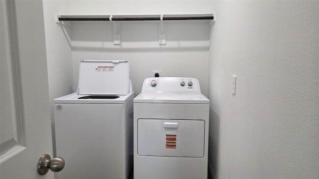 Building Photo - 6110 Ginevra Summers Dr