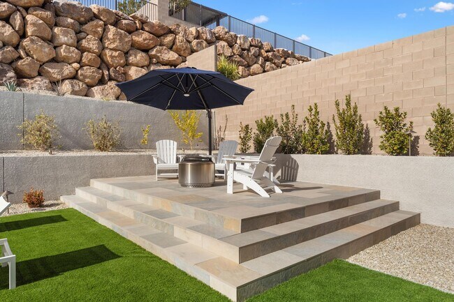 Building Photo - Modern Elegance in Scots Pine – 5-Bedroom Luxury Residence in West Summerlin