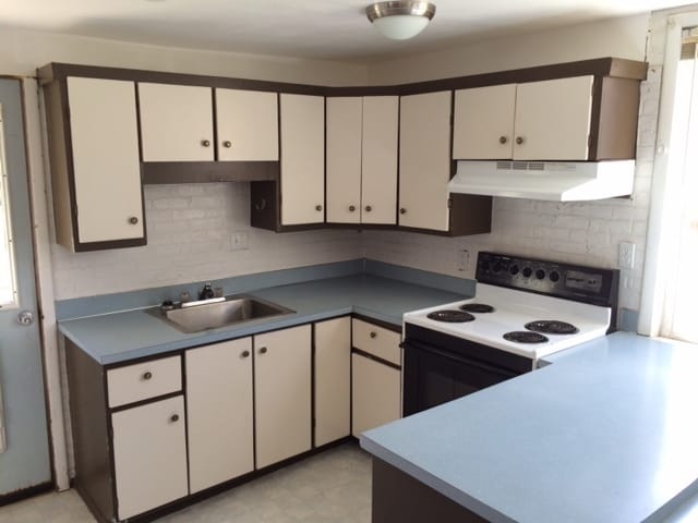 Building Photo - 3 Bedroom 2 Bathroom Home in Fantastic Location