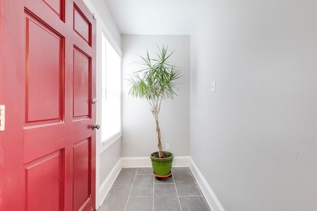 Building Photo - 317 W Marshall St