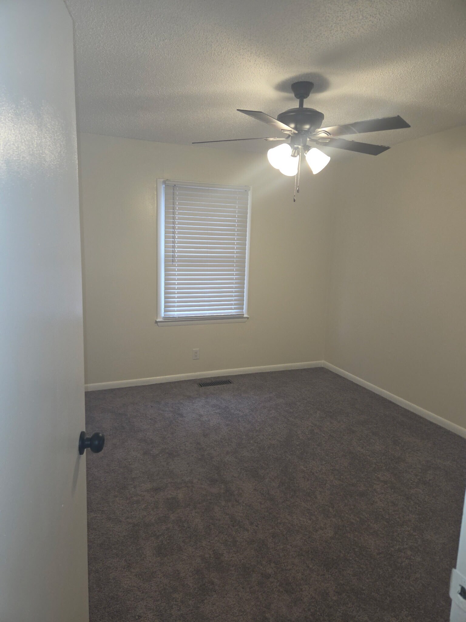 Building Photo - 583 Winding Creek Rd