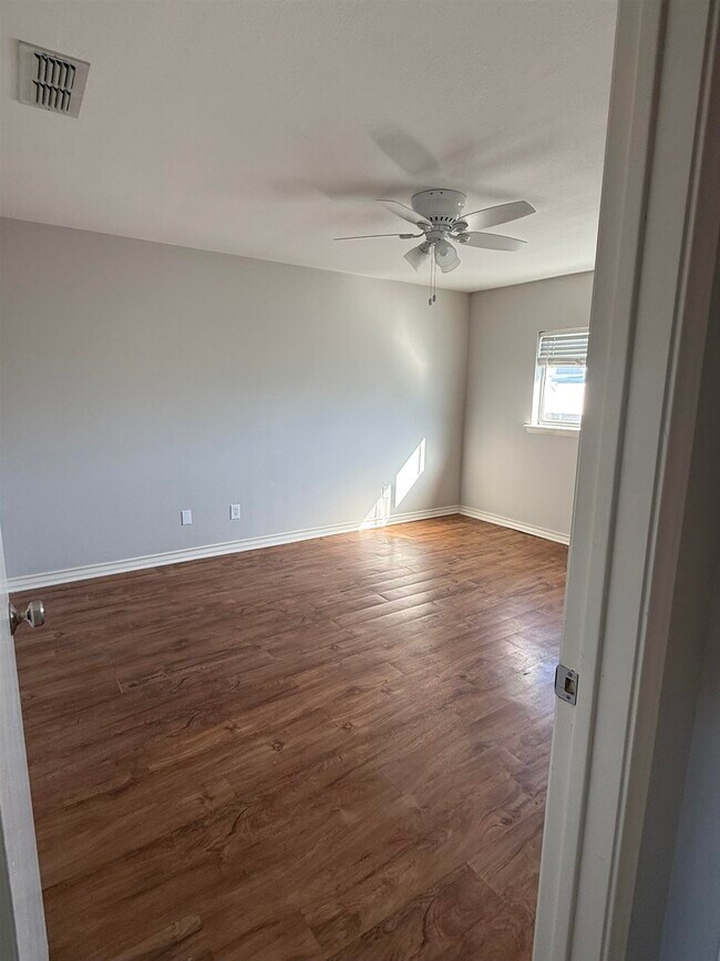 Building Photo - 1206 International Blvd