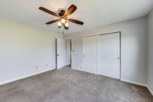 Building Photo - 839 Stonehurst Dr