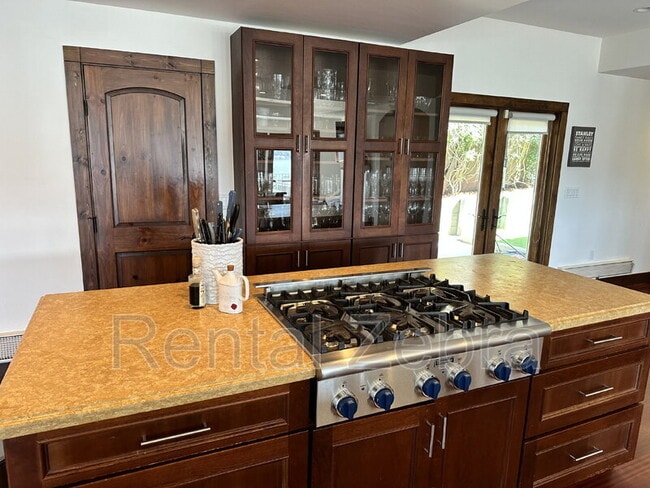 Building Photo - 561 Silverado Dr