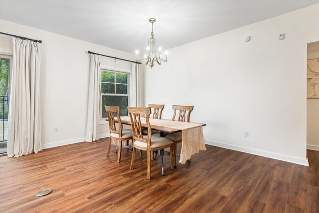 Building Photo - 955 Registry Blvd