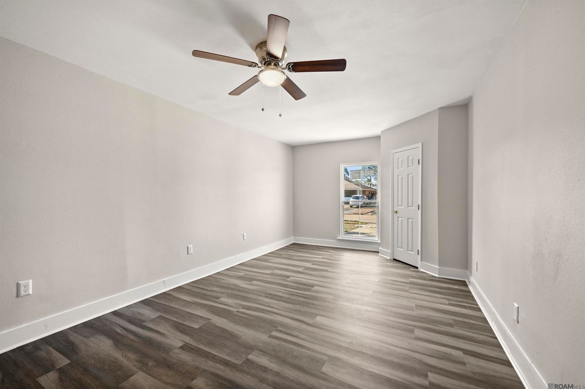 Building Photo - 9219 Baronne Dr