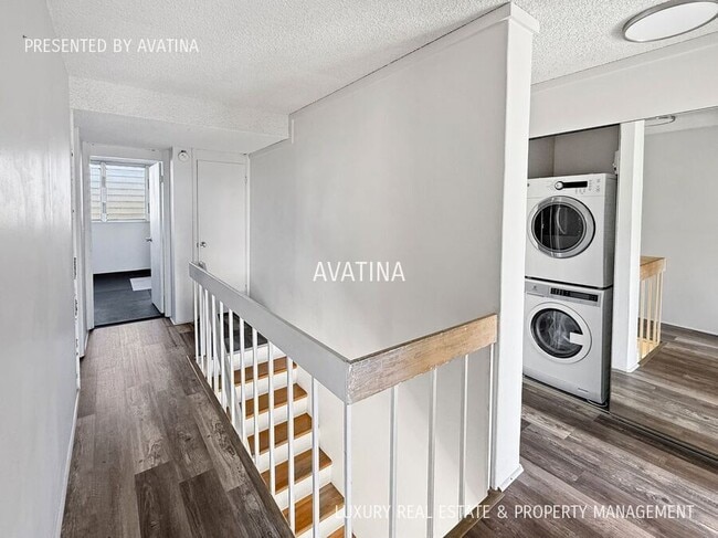 Building Photo - 500 University Ave