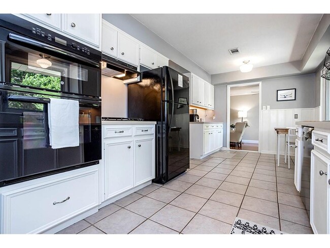 Building Photo - 2311 Westforest Dr
