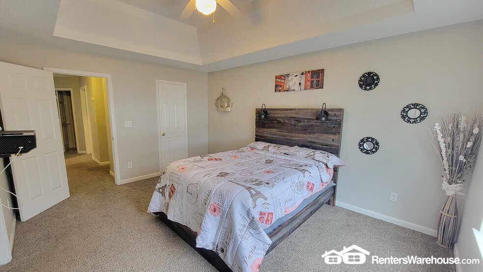 Building Photo - 3045 Stonebridge Creek Dr