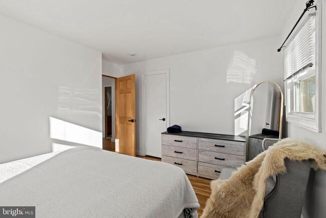 Building Photo - 209 Front St