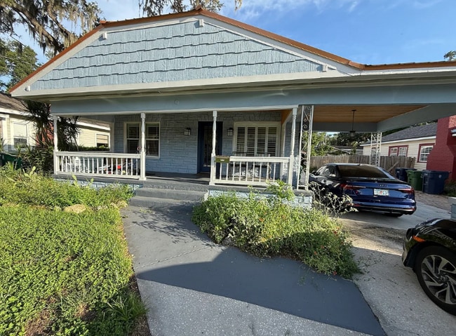 Primary Photo - 322 W Crest Ave