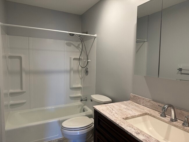 Building Photo - 22 Shrewsbury Green Dr