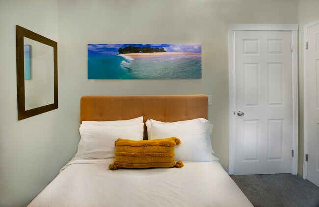 Building Photo - 136 Olive St