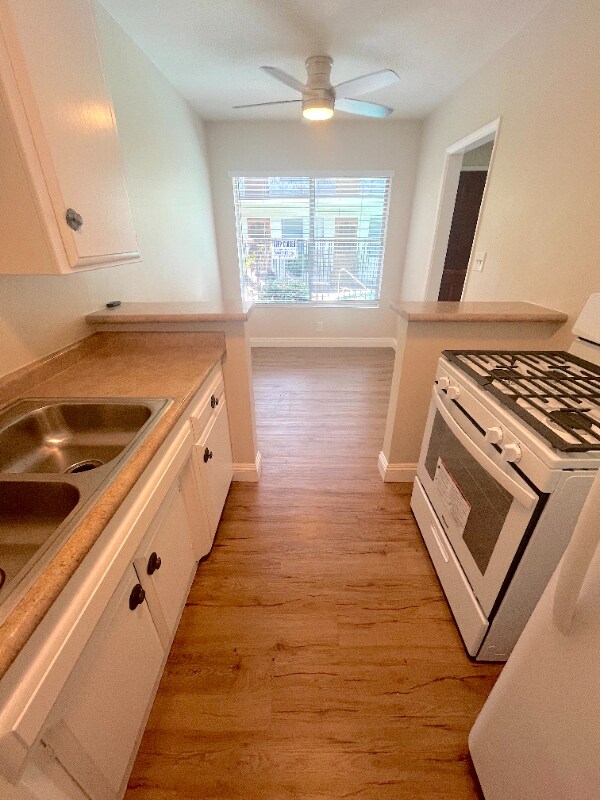 Building Photo - 2115 Placentia Ave