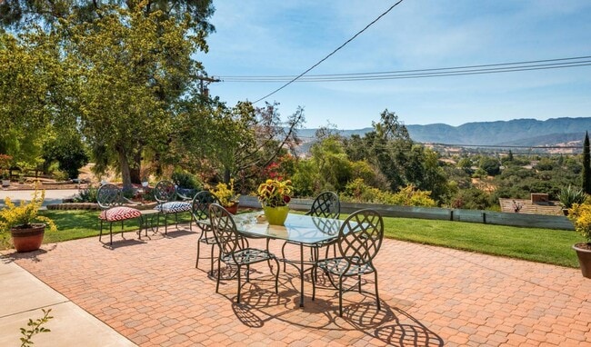 Building Photo - Stylish 3-Bed + Office Retreat with Sweepi...