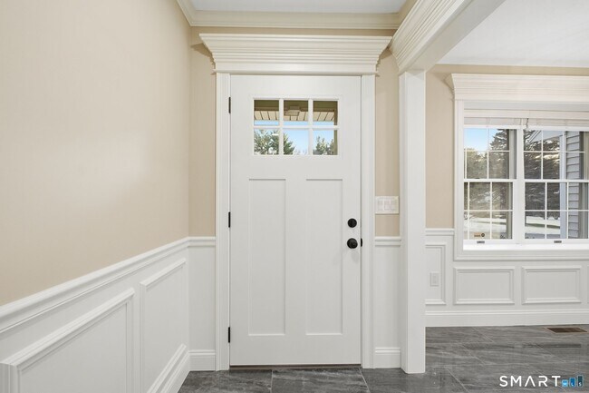 Building Photo - 193 The Meadows