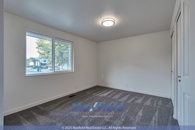 Building Photo - Millcreek Area Newly Updated - 4BD 2 BA 2GAR