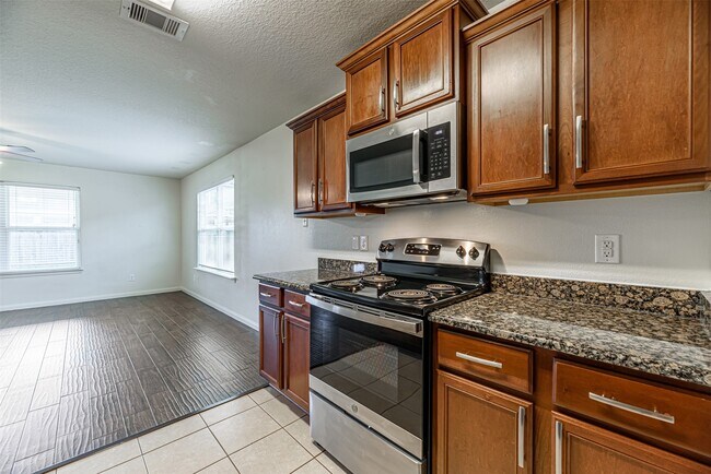 Building Photo - 11207 Hall Pines Ct