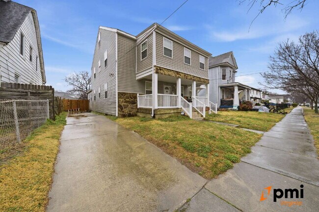 Building Photo - 4 BEDROOM 2 BATH RENOVATED HOME IN NORFOLK, PETS ACCEPTED
