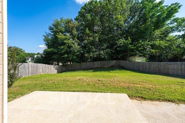 Building Photo - 108 Spring Pl