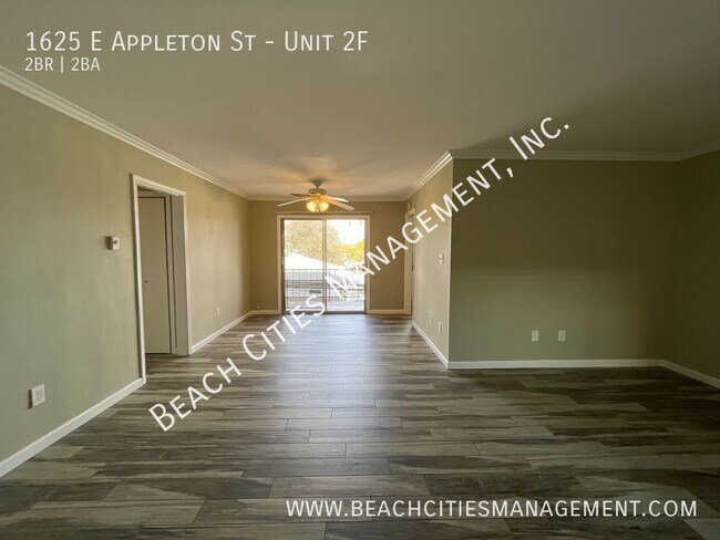 Building Photo - 1625 E Appleton St