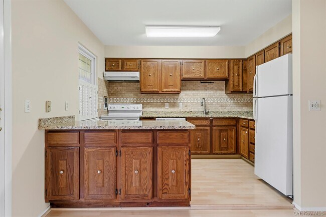 Building Photo - 39 Weathervane Dr