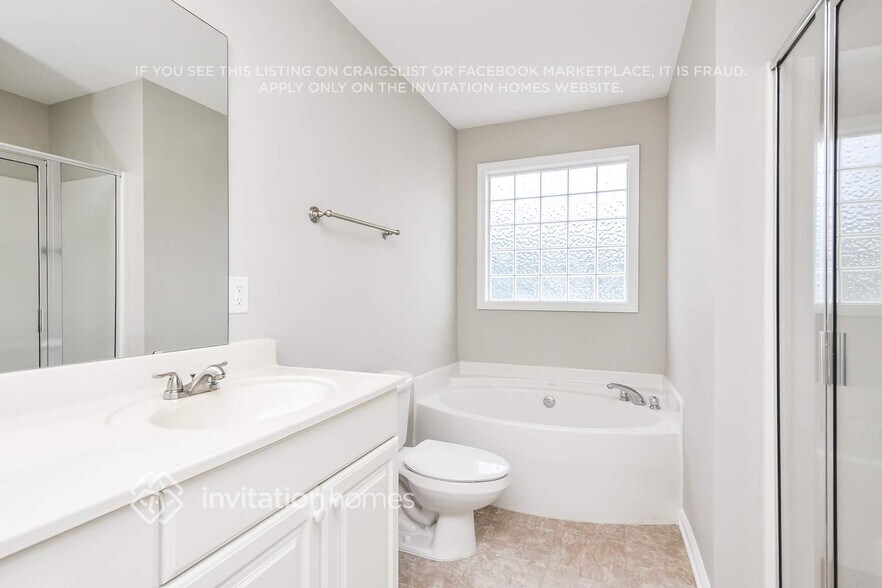 Building Photo - 1216 Heritage Manor Dr