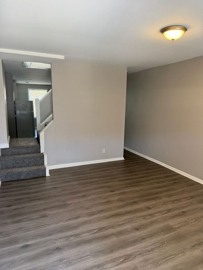 Building Photo - Two-Bedroom Home in Baltimore