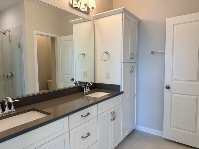 Building Photo - AMAZING Residence, Near Educational Facilities, With Wonderful Amenities!