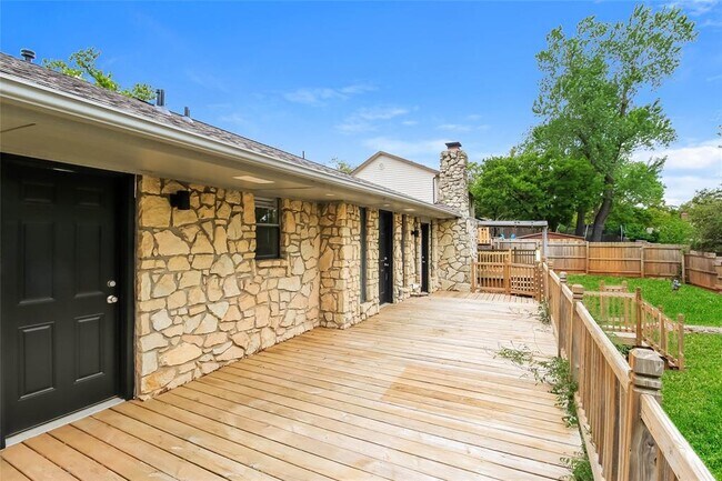 Building Photo - 2133 Running Branch Rd