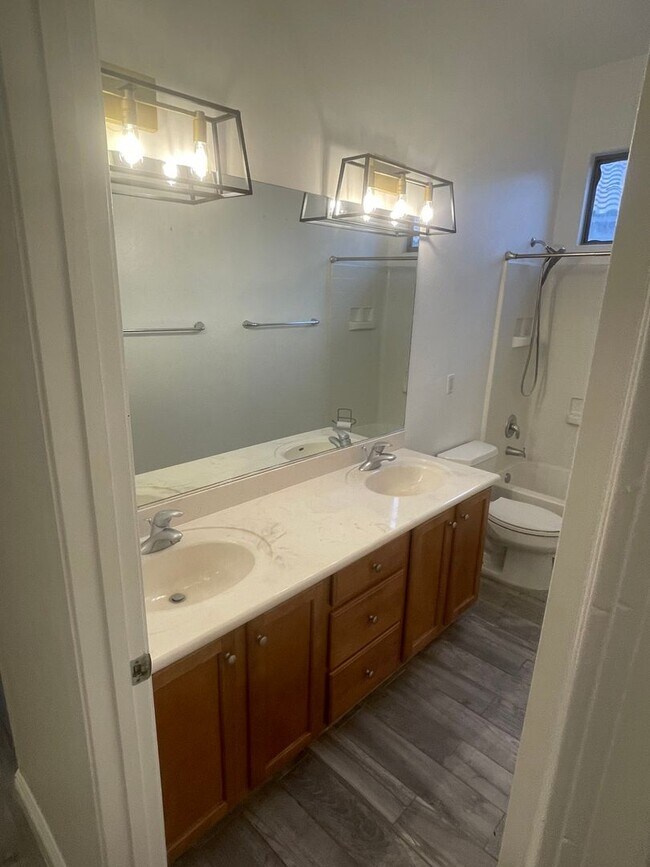 Building Photo - Southwest Beauty