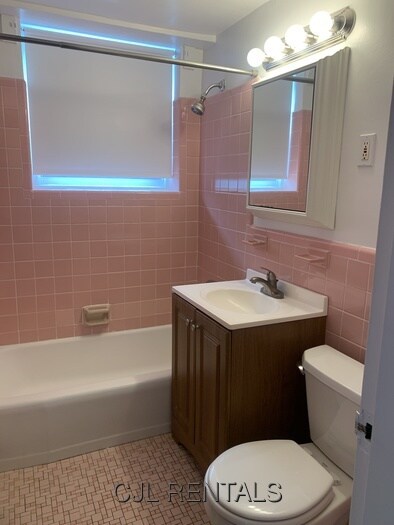 Building Photo - 6 Harris Cir