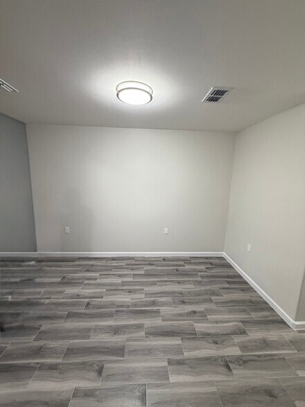 Building Photo - 5608 Vidos Dr