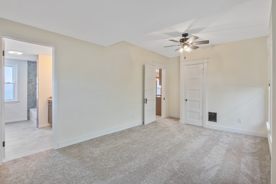 Building Photo - 262 Tennyson Ave