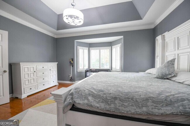 Building Photo - 304 Bridle Path