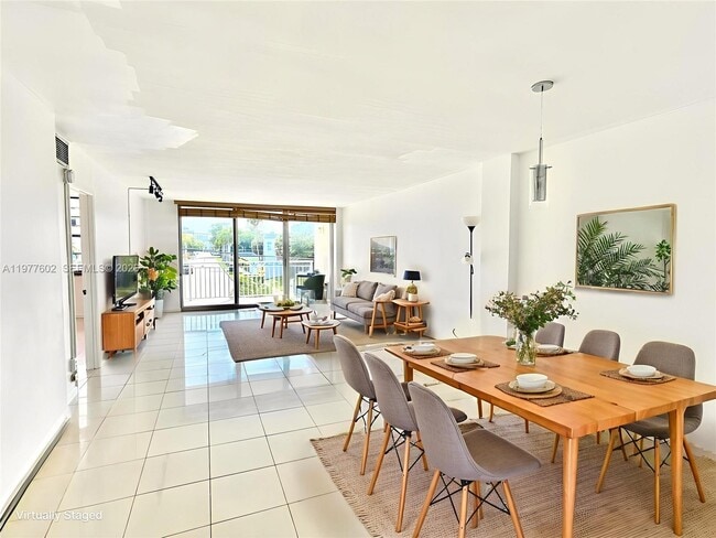 Building Photo - 9500 W Bay Harbor Dr