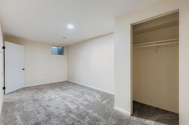 Building Photo - Fantastic Location Near Kendrick Lake Park!