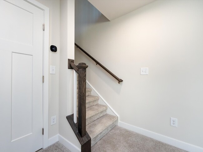 Building Photo - 431 Moondance Dr