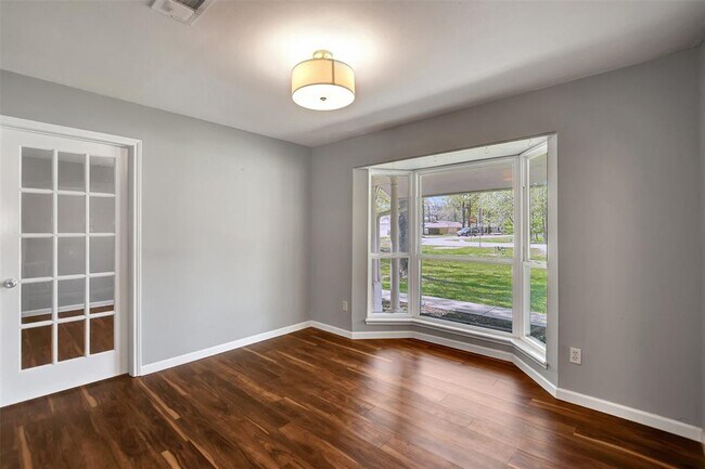 Building Photo - 25802 Maplewood Dr