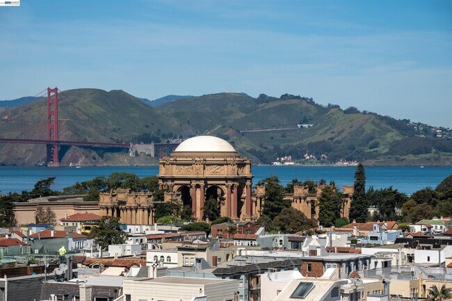 Building Photo - 3033 Divisadero St