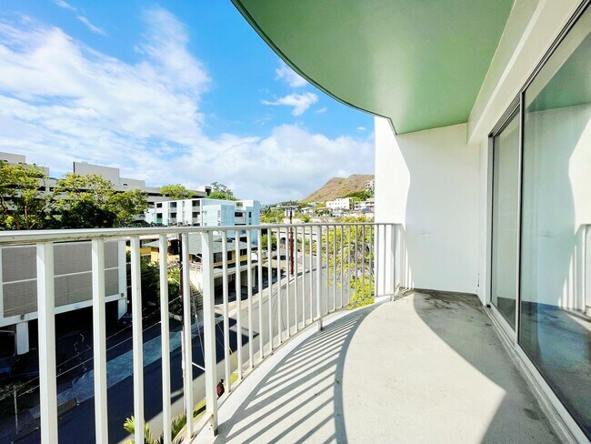 Building Photo - Immaculate Honolulu Condo with Central A/C, Secured Parking, Including Electricity