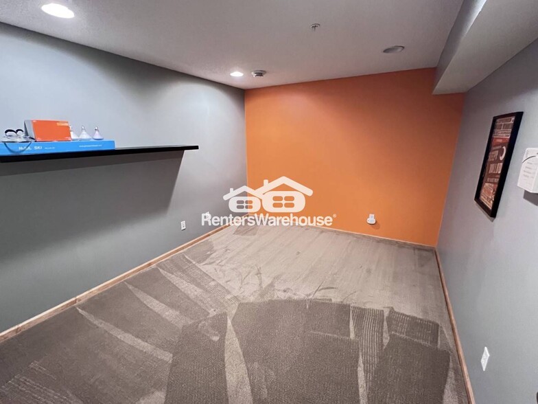 Building Photo - 15609 Dwellers Way
